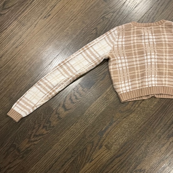 Plaid Tan Sweater - Picture 5 of 7